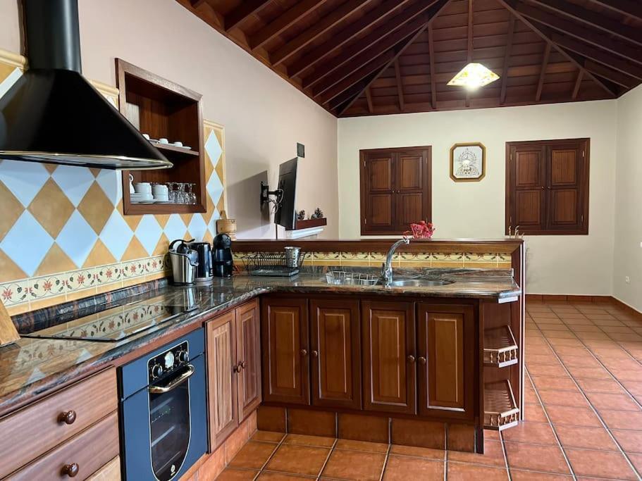 Rustic House La Montana Villa Brena Baja Bagian luar foto