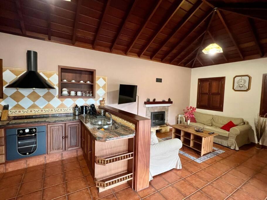 Rustic House La Montana Villa Brena Baja Bagian luar foto